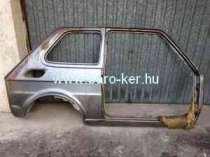 POLSKI FIAT 126 OLDALFAL JOBB RÉGI TÍPUS/KÜSZÖB,SÁRVÉDŐ,AJTÓKERET/