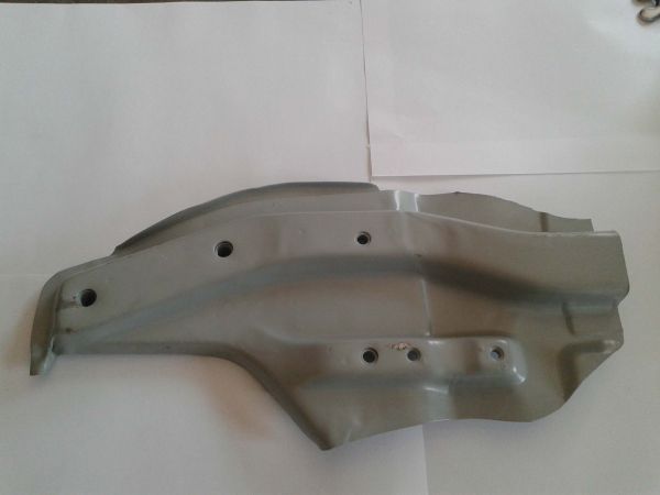 SUZUKI SWIFT 2004-IG HOSSZTARTÓ GERENDA ELEJE,LENGŐKAR RÖGZÍTŐ JOBB.842