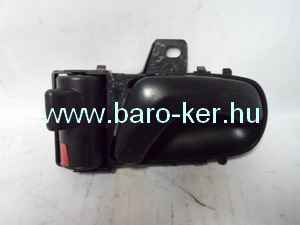 SUZUKI SWIFT BELSŐ KILINCS JOBB FEKETE 83110-80E00